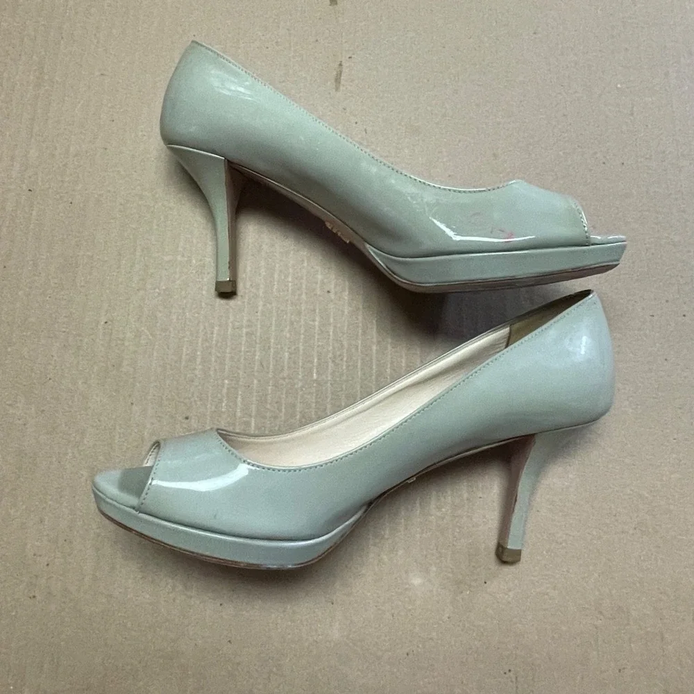 Vintage Prada 2000s Gray Patent Leather Peep Toe Platform Pumps Sz 37.5 As Is